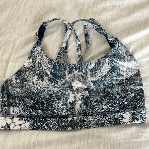 Lululemon sports bra